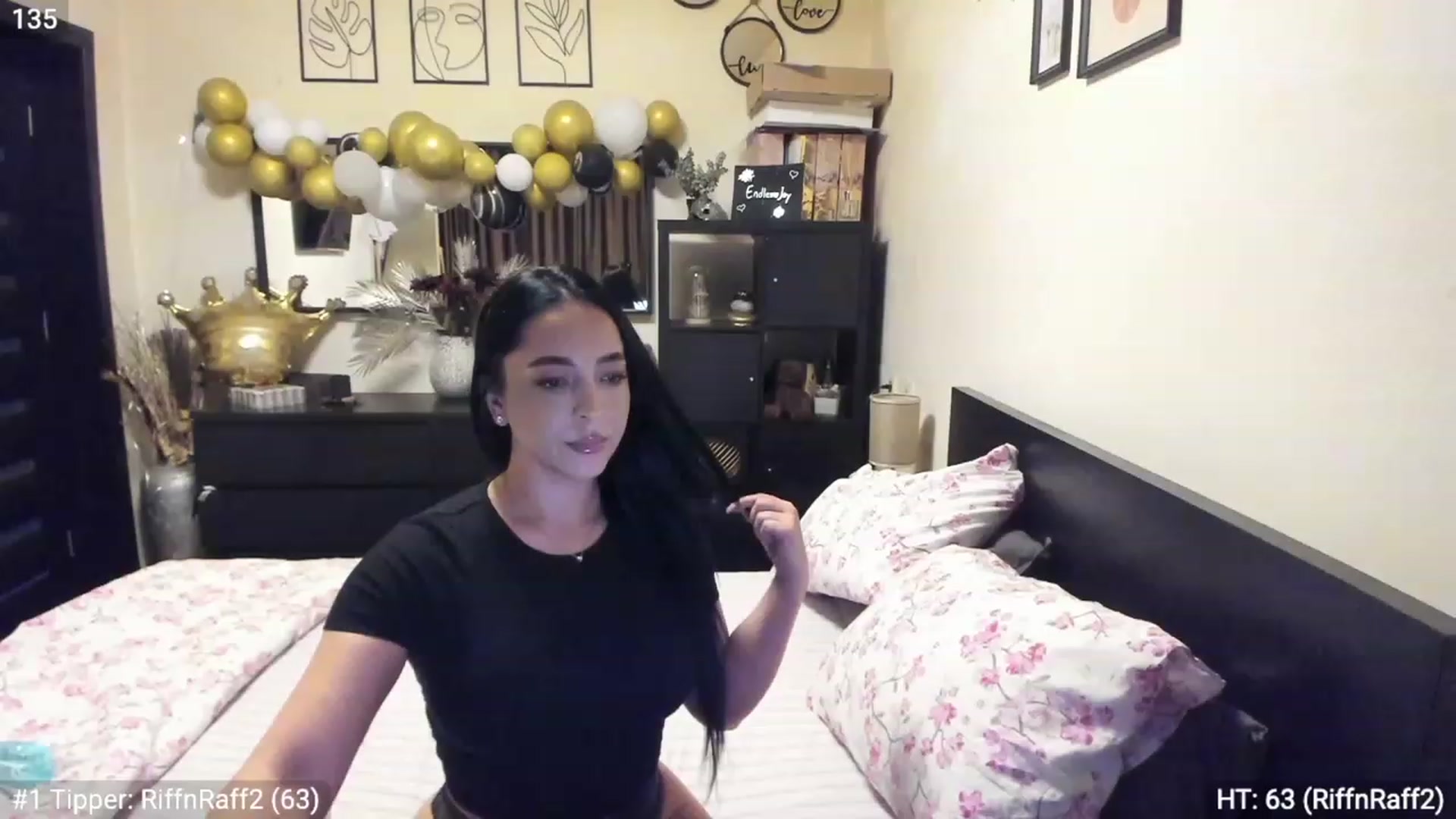 Gallery image thumbnail from EndlesssJoy's myfreecams stream on, 03/27/2023, 02:09 image 1 of 20