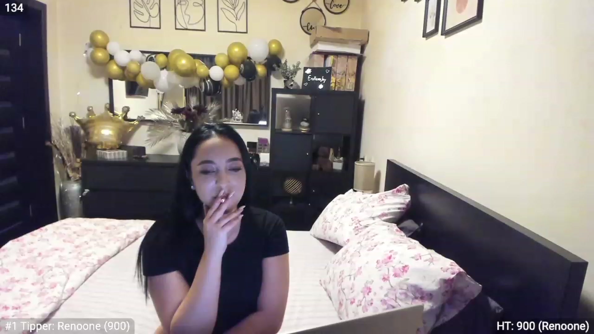 Gallery image thumbnail from EndlesssJoy's myfreecams stream on, 03/27/2023, 02:09 image 13 of 20