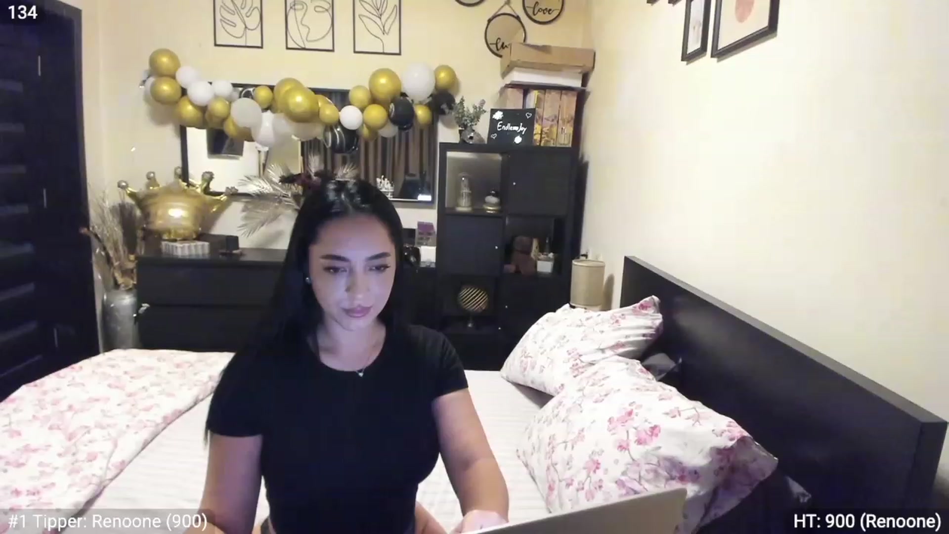 Gallery image thumbnail from EndlesssJoy's myfreecams stream on, 03/27/2023, 02:09 image 8 of 20
