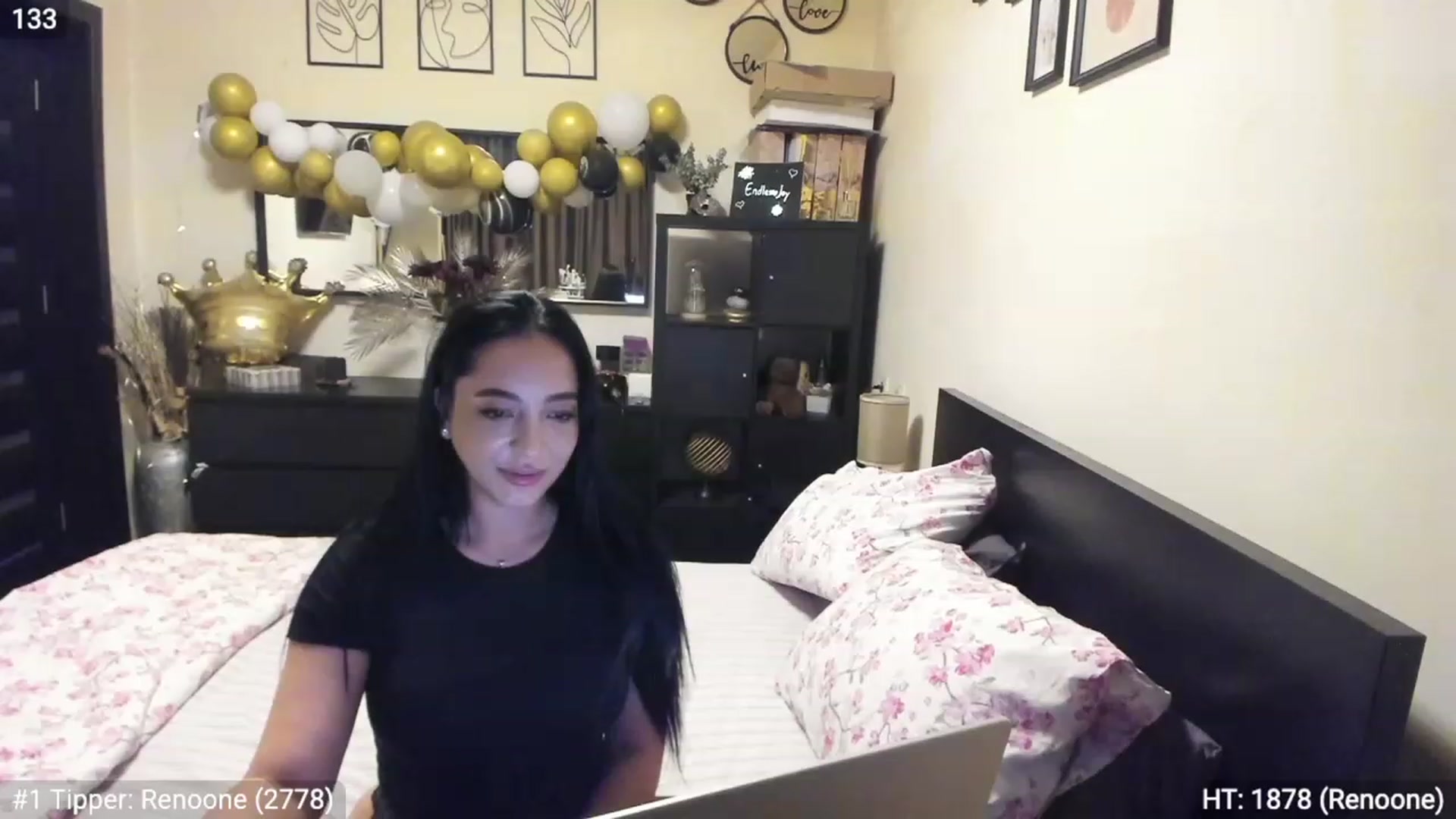 Gallery image thumbnail from EndlesssJoy's myfreecams stream on, 03/27/2023, 02:09 image 18 of 20