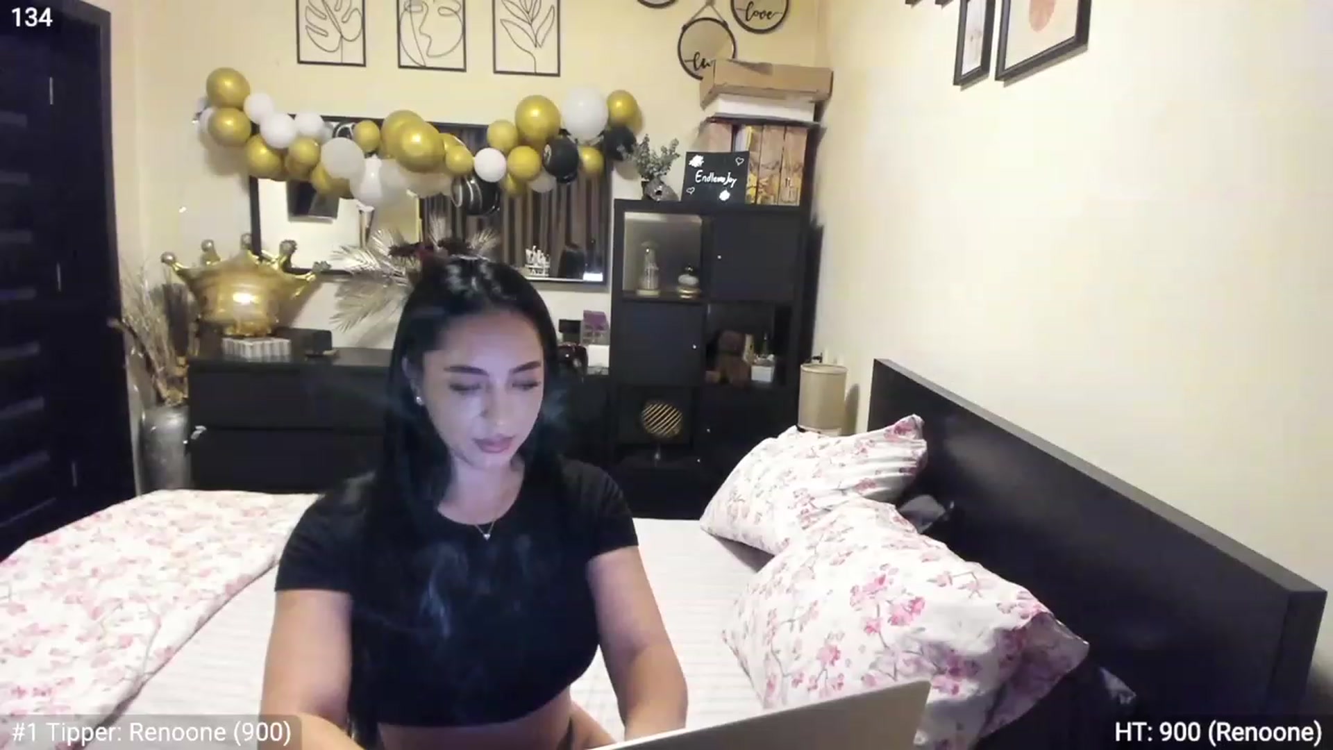 Gallery image thumbnail from EndlesssJoy's myfreecams stream on, 03/27/2023, 02:09 image 10 of 20