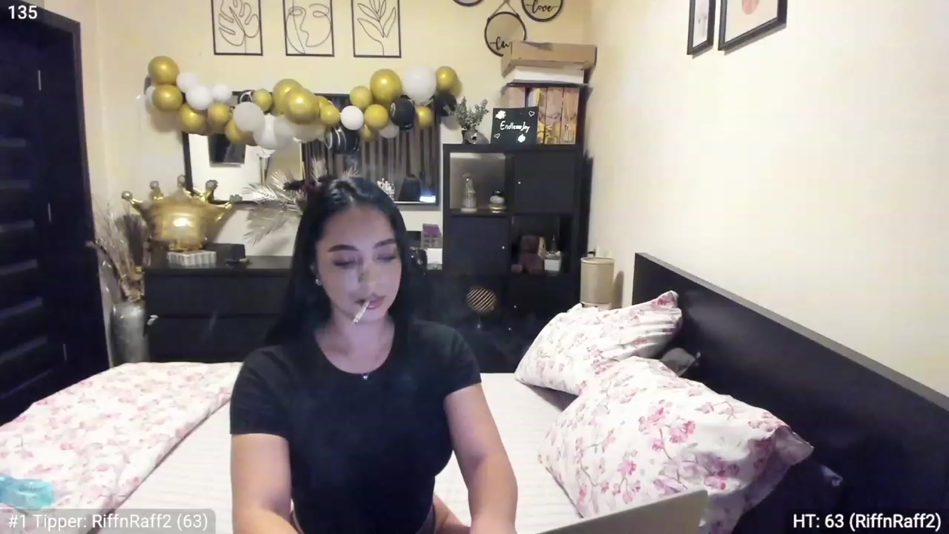 Gallery image thumbnail from EndlesssJoy's myfreecams stream on, 03/27/2023, 02:09 image 2 of 20