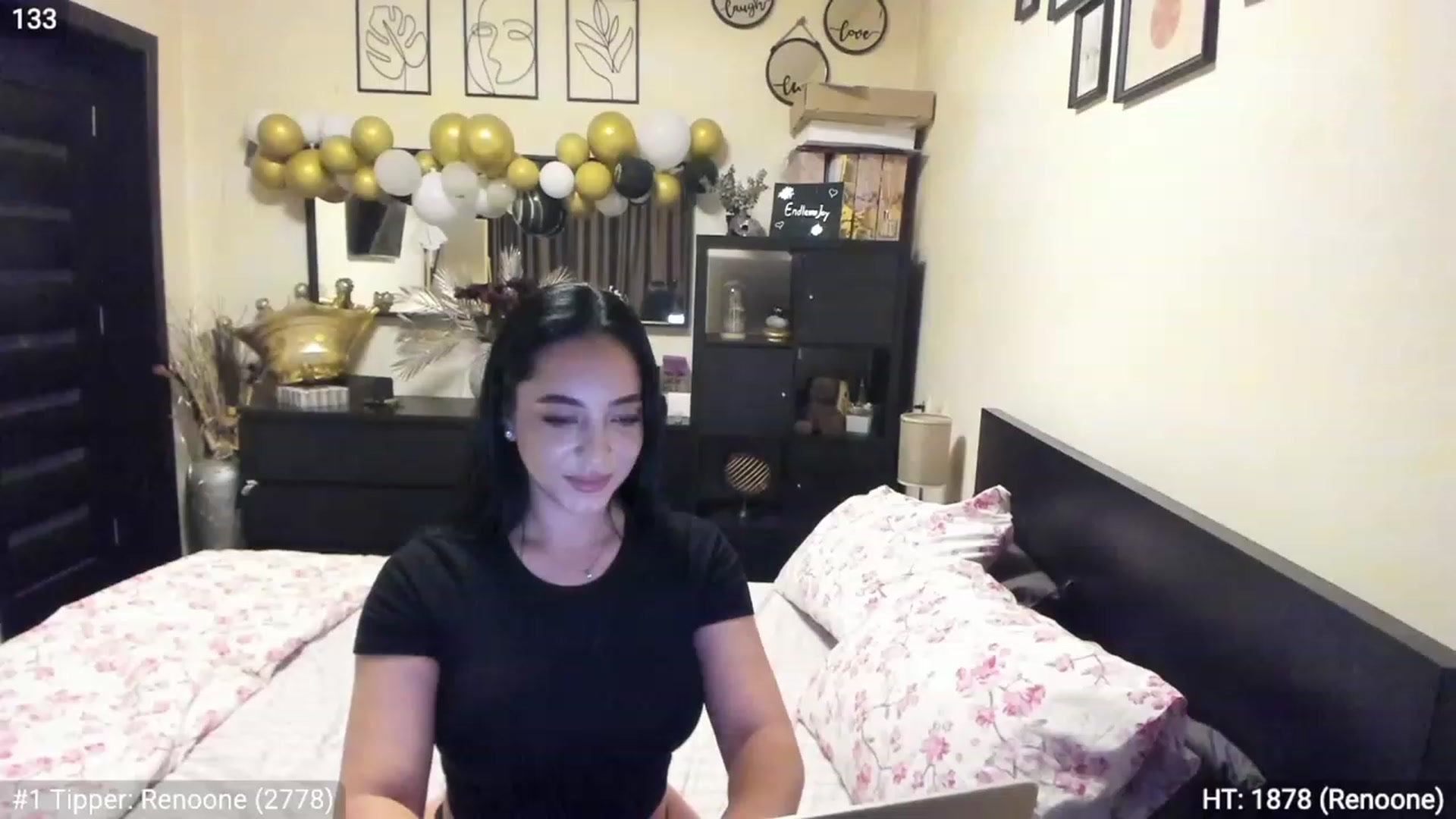 Gallery image thumbnail from EndlesssJoy's myfreecams stream on, 03/27/2023, 02:32 image 6 of 20