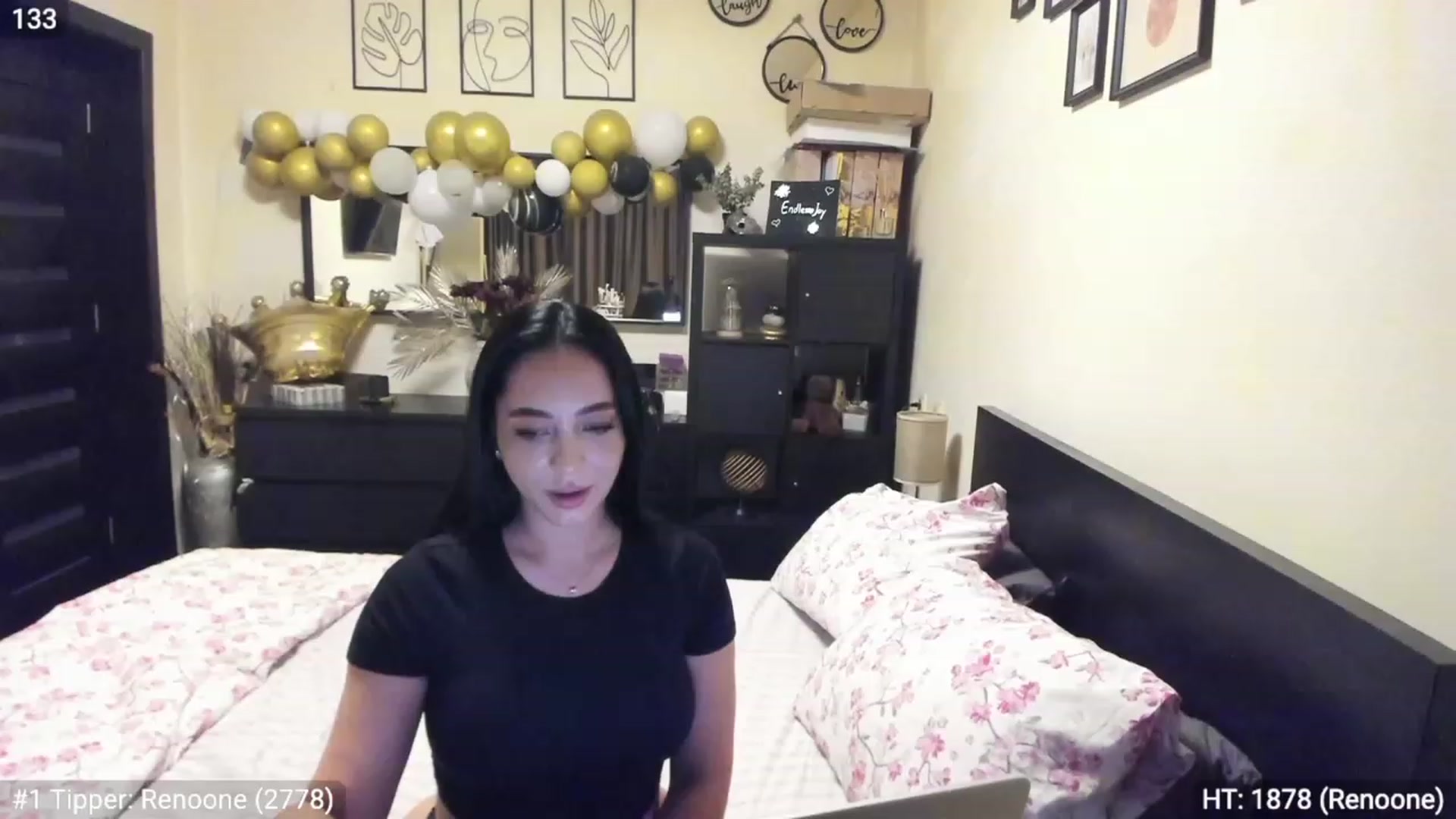 Gallery image thumbnail from EndlesssJoy's myfreecams stream on, 03/27/2023, 02:32 image 18 of 20