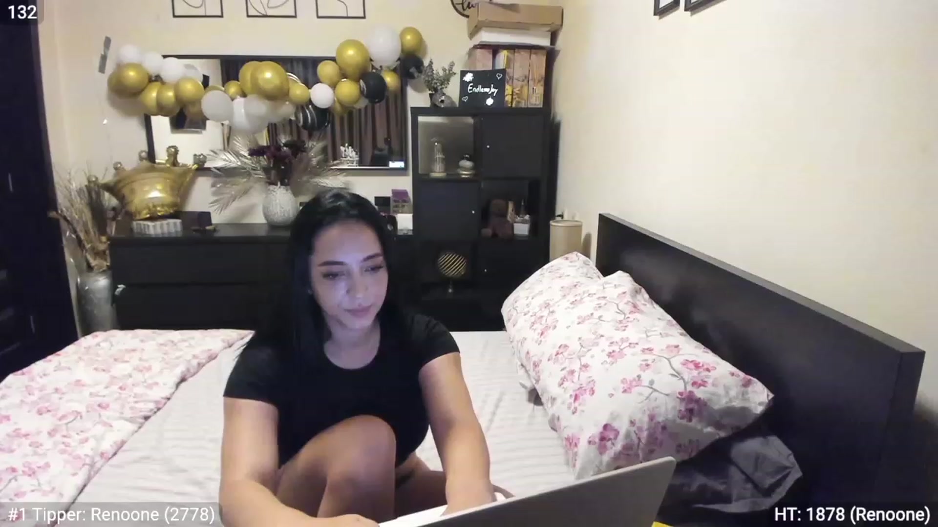 Gallery image thumbnail from EndlesssJoy's myfreecams stream on, 03/27/2023, 06:02 image 5 of 20