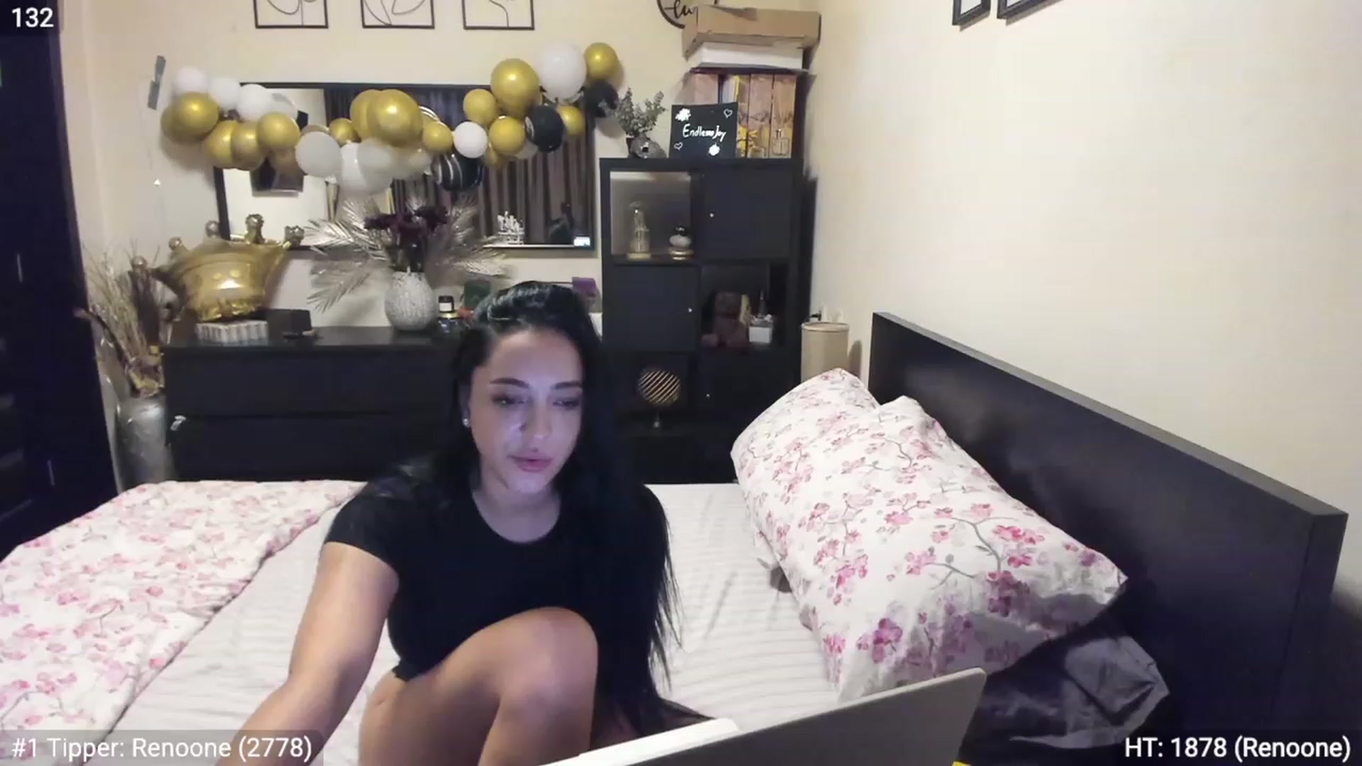 Gallery image thumbnail from EndlesssJoy's myfreecams stream on, 03/27/2023, 06:02 image 3 of 20