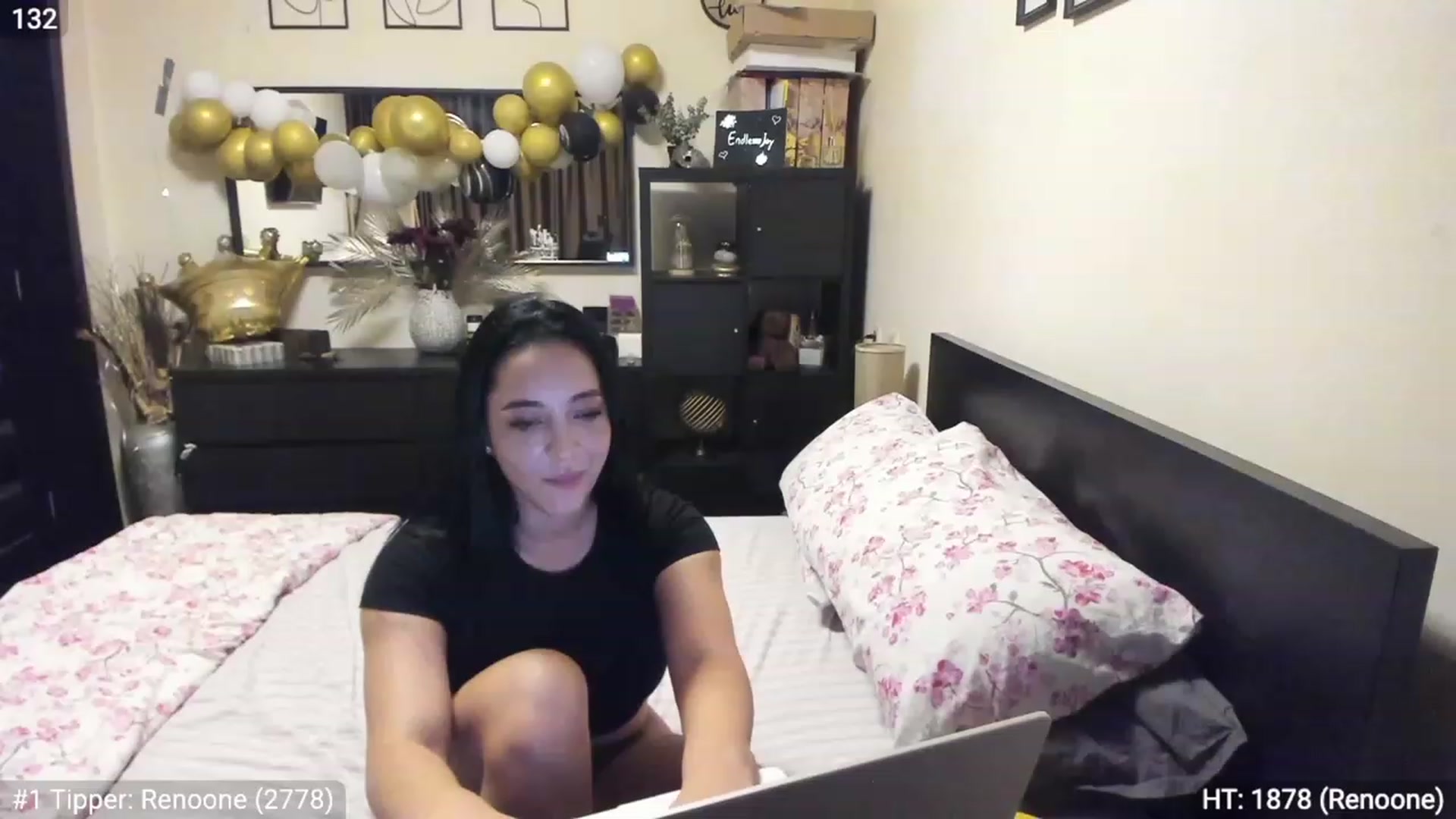 Gallery image thumbnail from EndlesssJoy's myfreecams stream on, 03/27/2023, 06:02 image 4 of 20