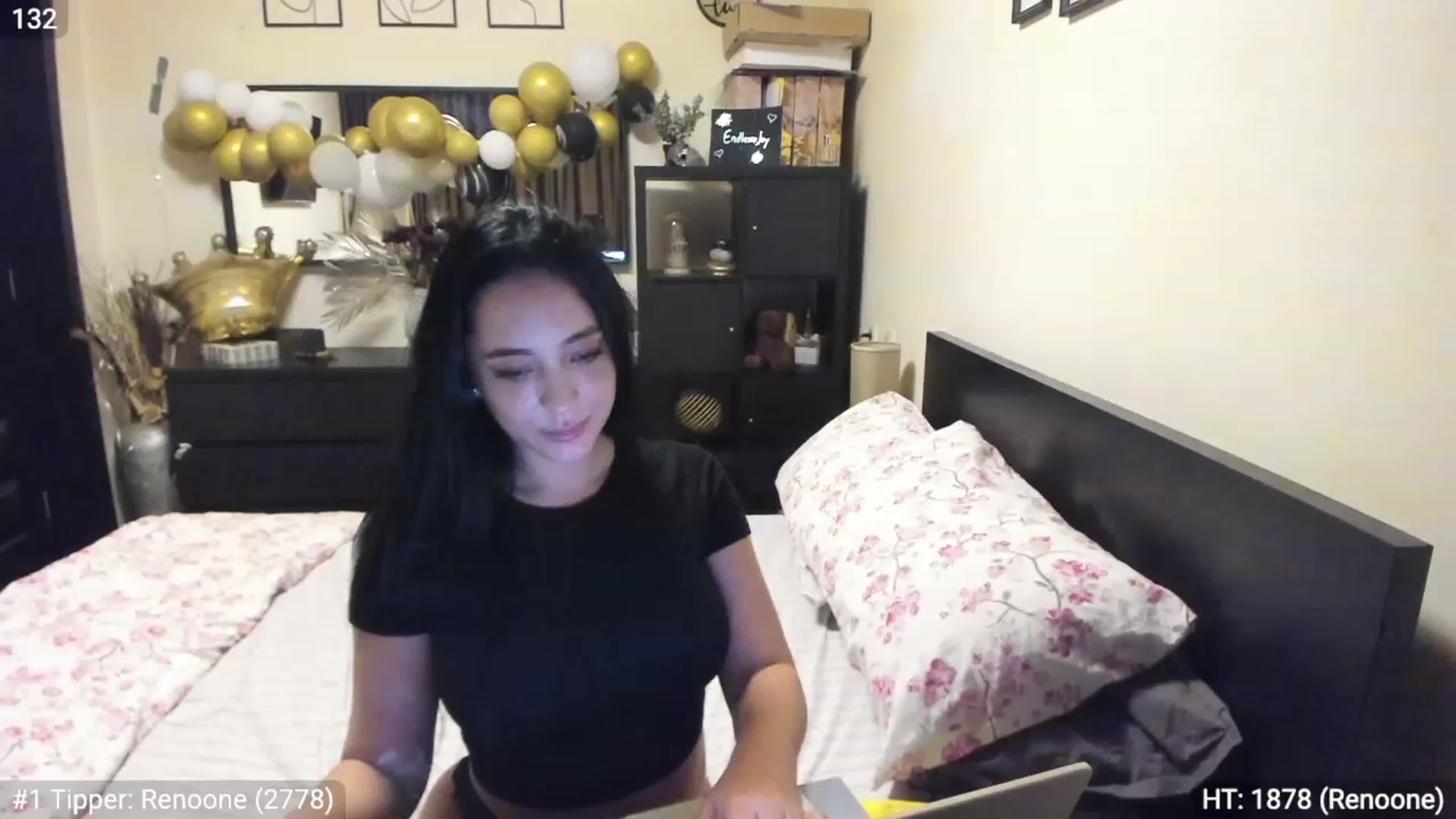 Gallery image thumbnail from EndlesssJoy's myfreecams stream on, 03/27/2023, 06:02 image 6 of 20