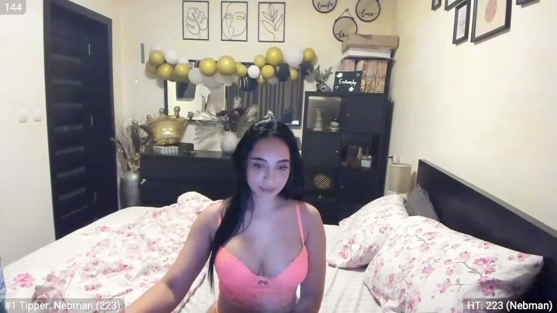 Gallery image thumbnail from EndlesssJoy's myfreecams stream on, 03/30/2023, 03:49 image 5 of 20