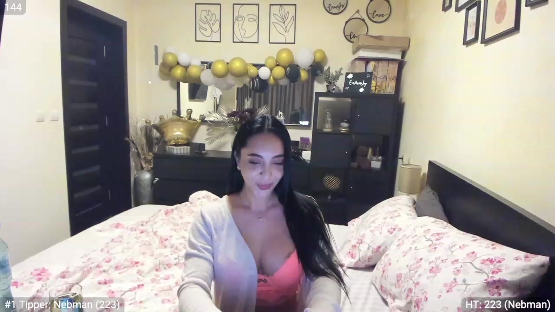 Gallery image thumbnail from EndlesssJoy's myfreecams stream on, 03/30/2023, 03:49 image 7 of 20