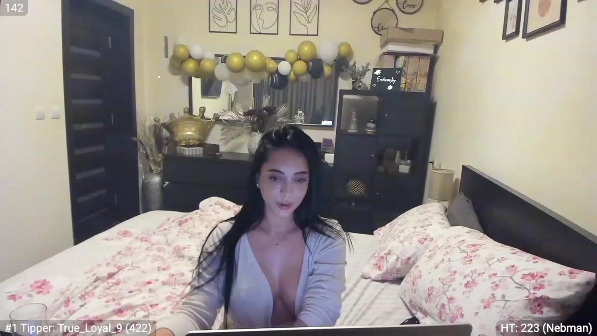 Gallery image thumbnail from EndlesssJoy's myfreecams stream on, 03/30/2023, 05:11 image 10 of 20