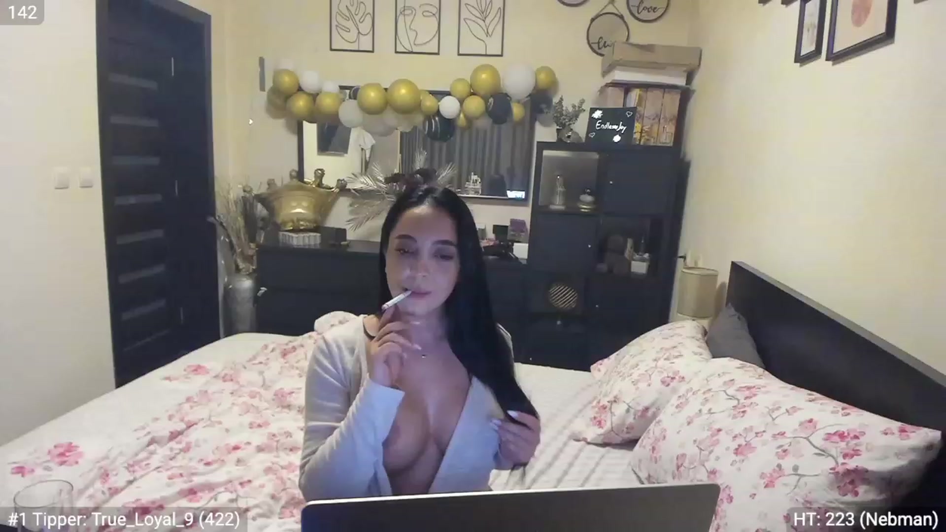 Gallery image thumbnail from EndlesssJoy's myfreecams stream on, 03/30/2023, 05:11 image 8 of 20