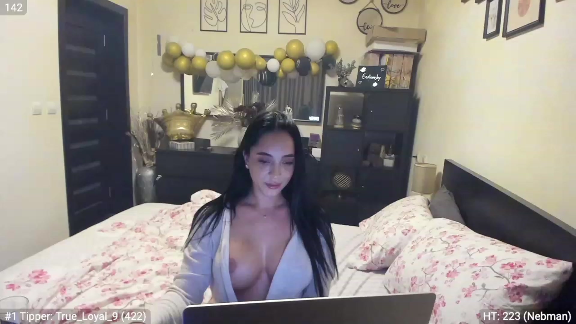 Gallery image thumbnail from EndlesssJoy's myfreecams stream on, 03/30/2023, 05:11 image 3 of 20