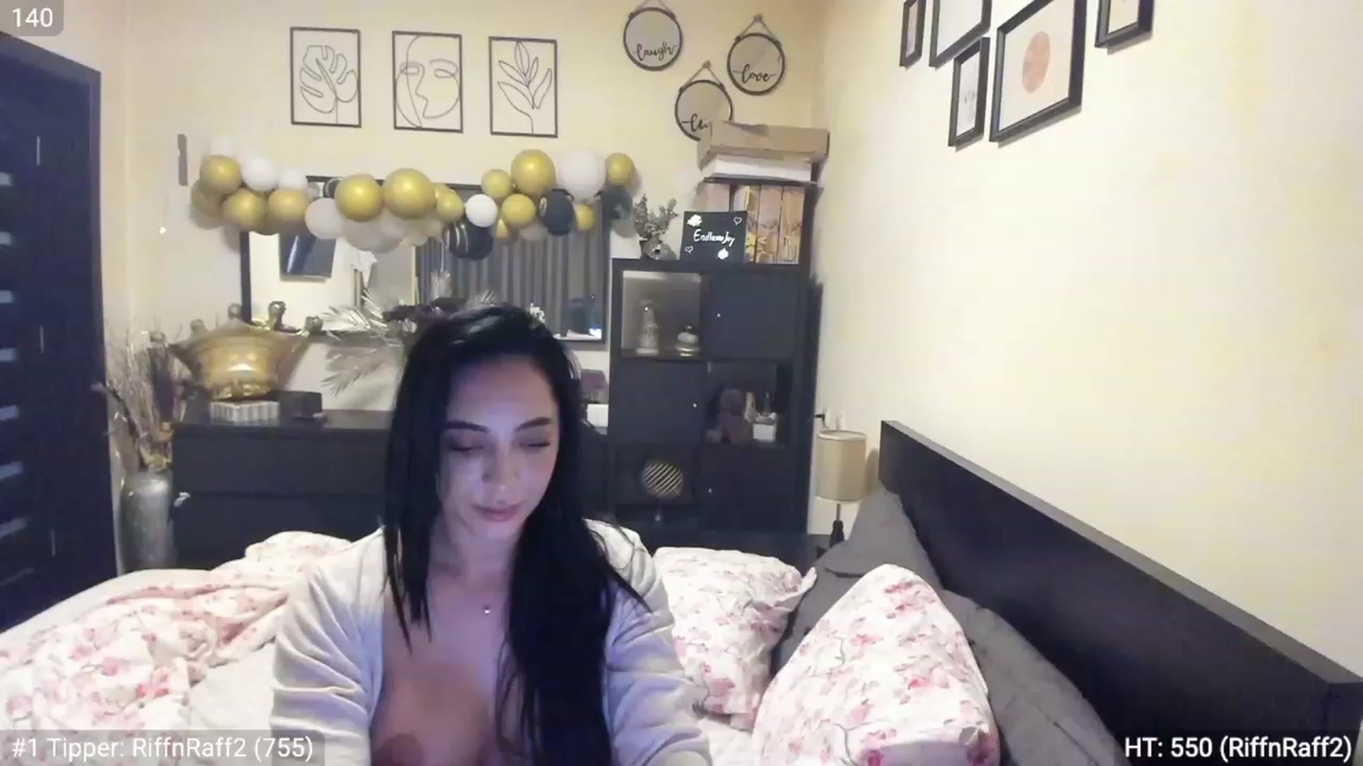 Gallery image thumbnail from EndlesssJoy's myfreecams stream on, 03/30/2023, 06:27 image 12 of 20