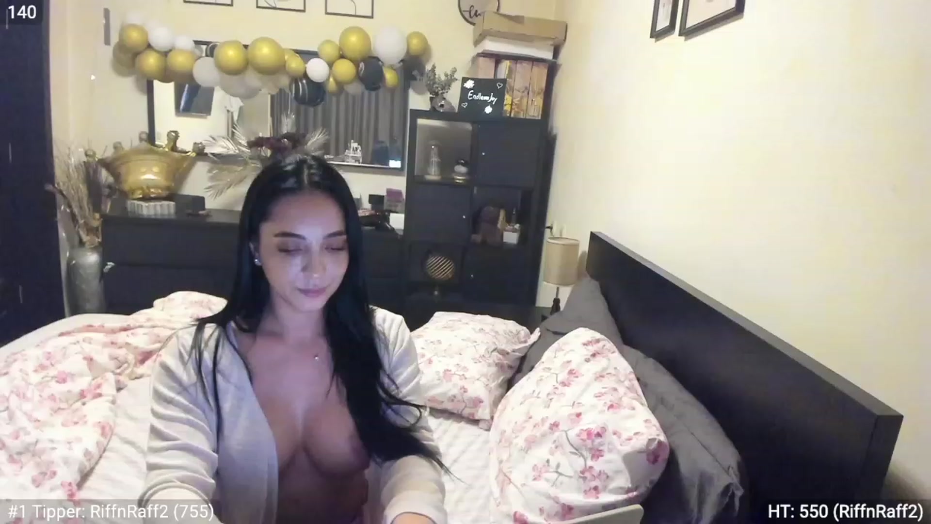 Gallery image thumbnail from EndlesssJoy's myfreecams stream on, 03/30/2023, 06:27 image 15 of 20