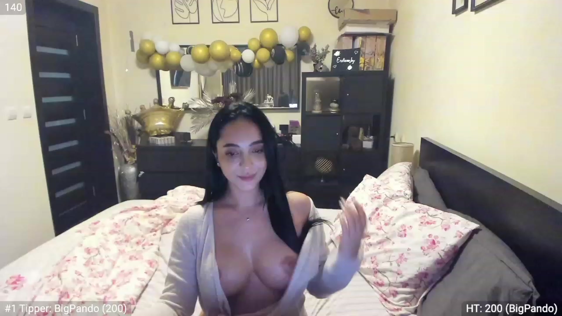 Gallery image thumbnail from EndlesssJoy's myfreecams stream on, 03/30/2023, 07:26 image 14 of 20