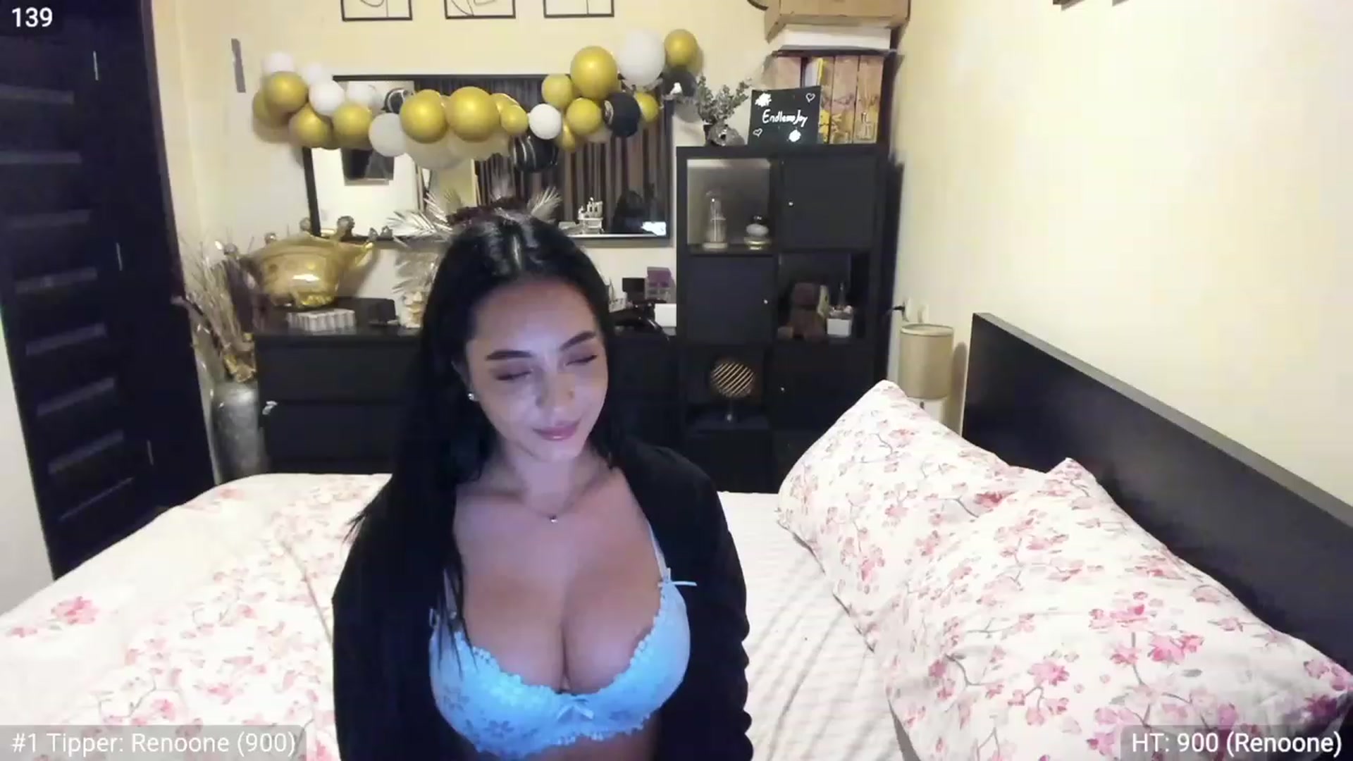 Gallery image thumbnail from EndlesssJoy's myfreecams stream on, 03/31/2023, 05:21 image 16 of 20