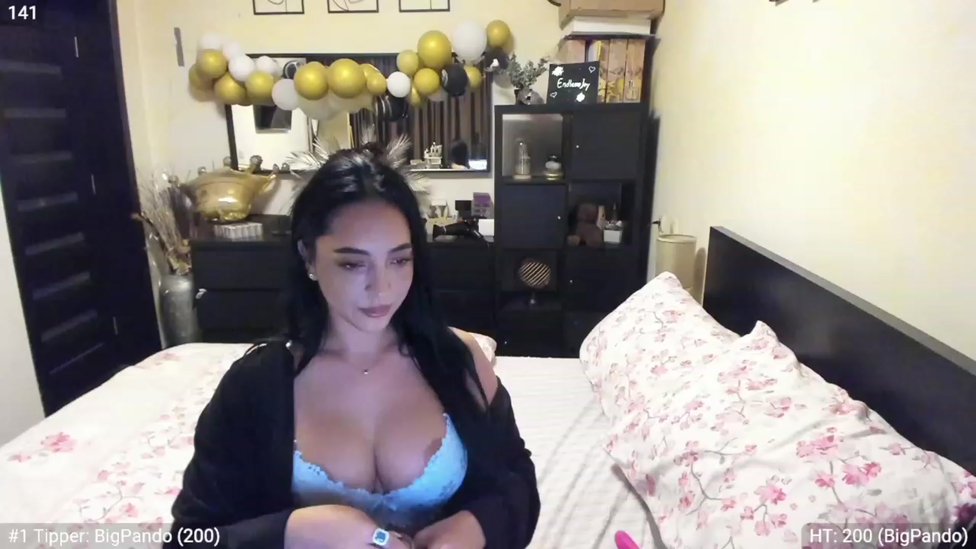 Gallery image thumbnail from EndlesssJoy's myfreecams stream on, 03/31/2023, 05:21 image 1 of 20