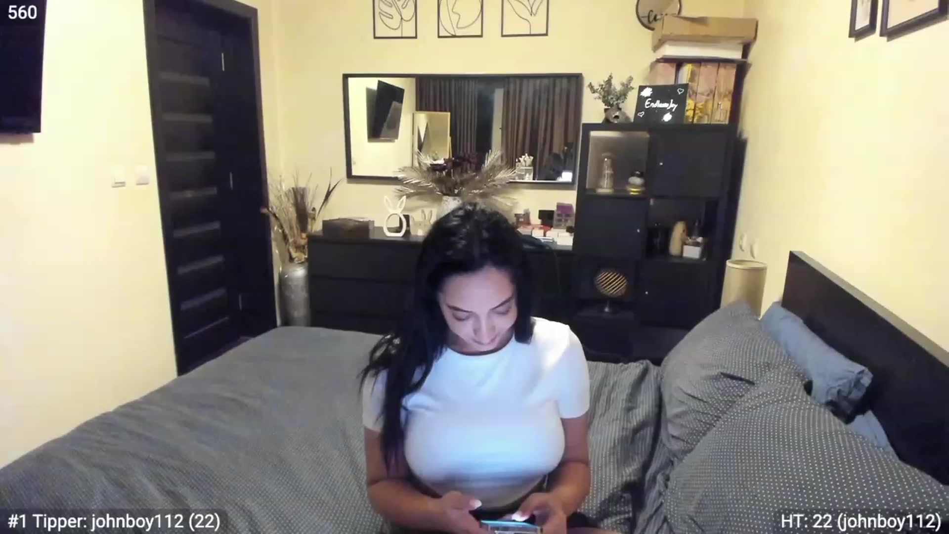 Gallery image thumbnail from EndlesssJoy's myfreecams stream on, 04/07/2023, 01:10 image 4 of 20