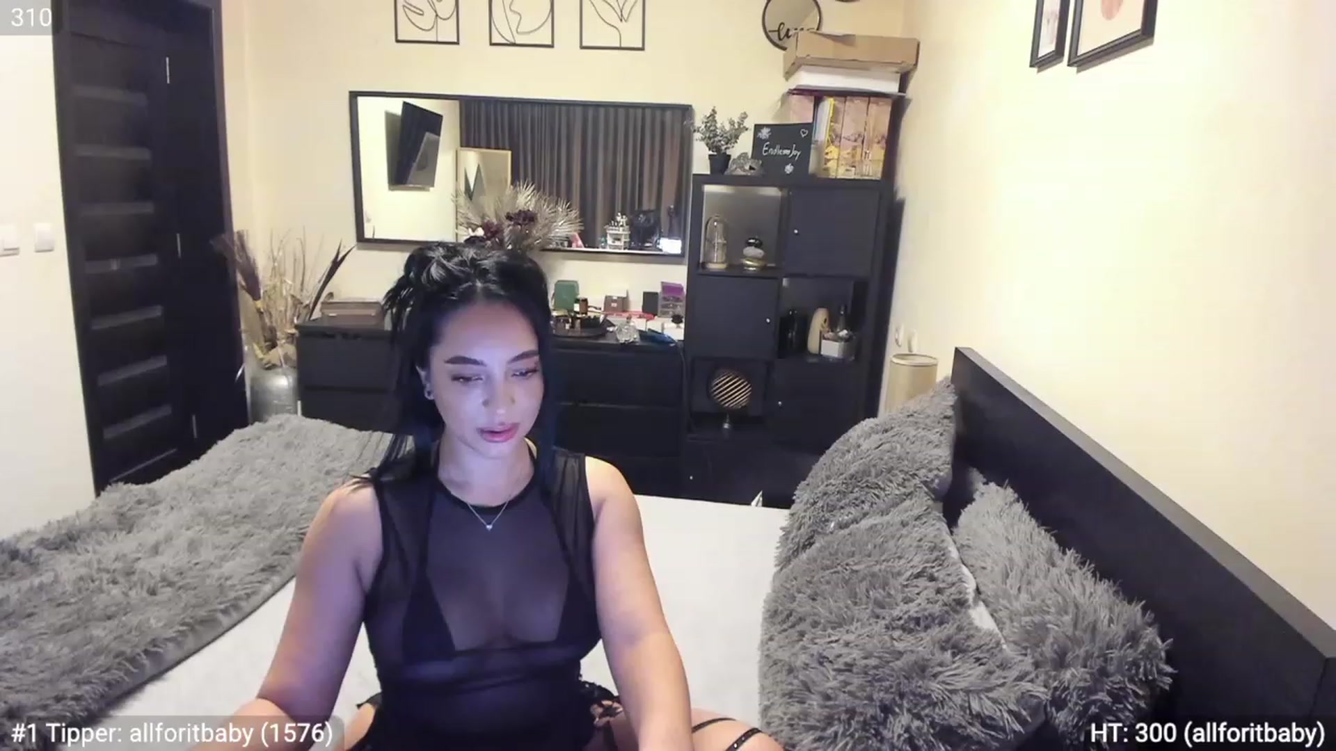 Gallery image thumbnail from EndlesssJoy's myfreecams stream on, 04/10/2023, 03:34 image 13 of 20