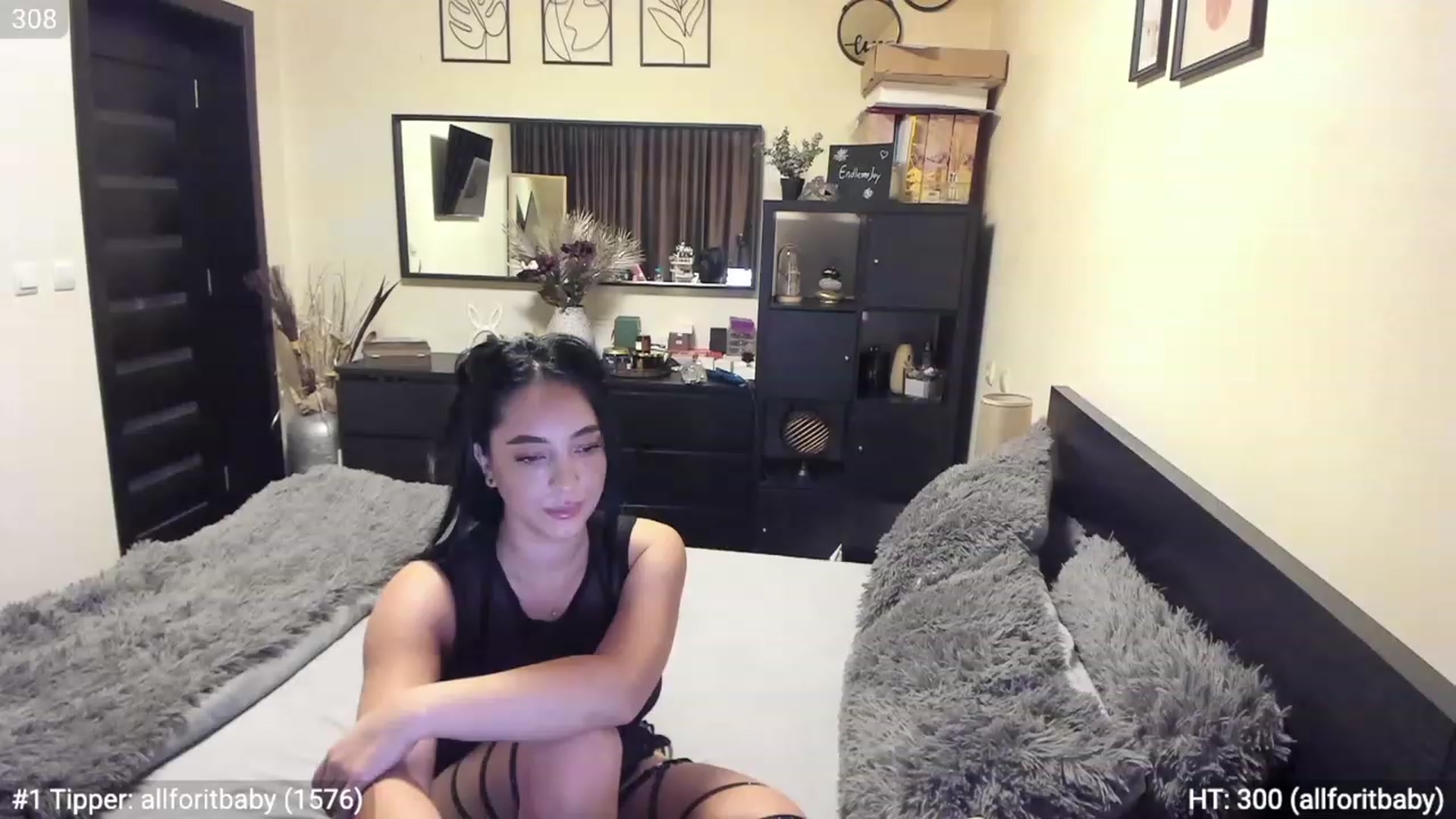 Gallery image thumbnail from EndlesssJoy's myfreecams stream on, 04/10/2023, 03:34 image 19 of 20
