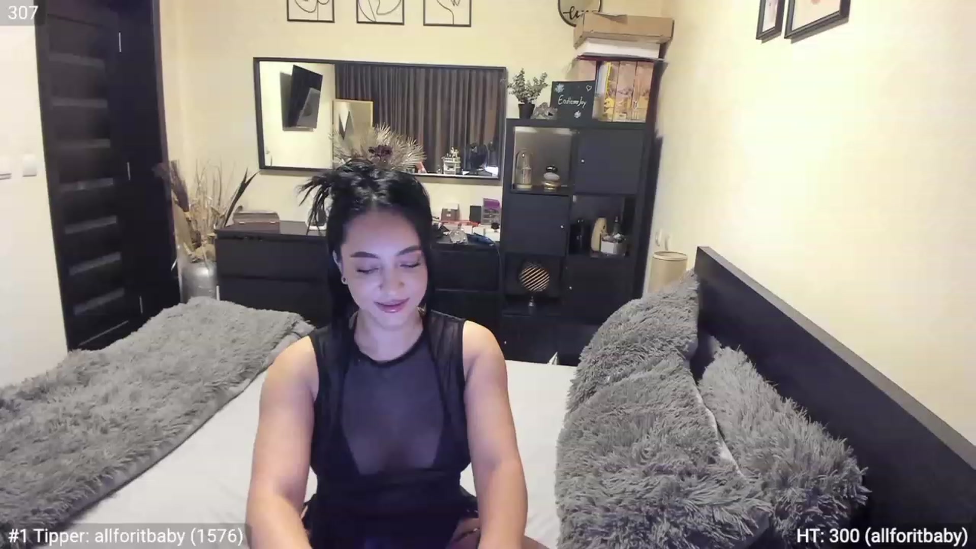 Gallery image thumbnail from EndlesssJoy's myfreecams stream on, 04/10/2023, 03:34 image 6 of 20