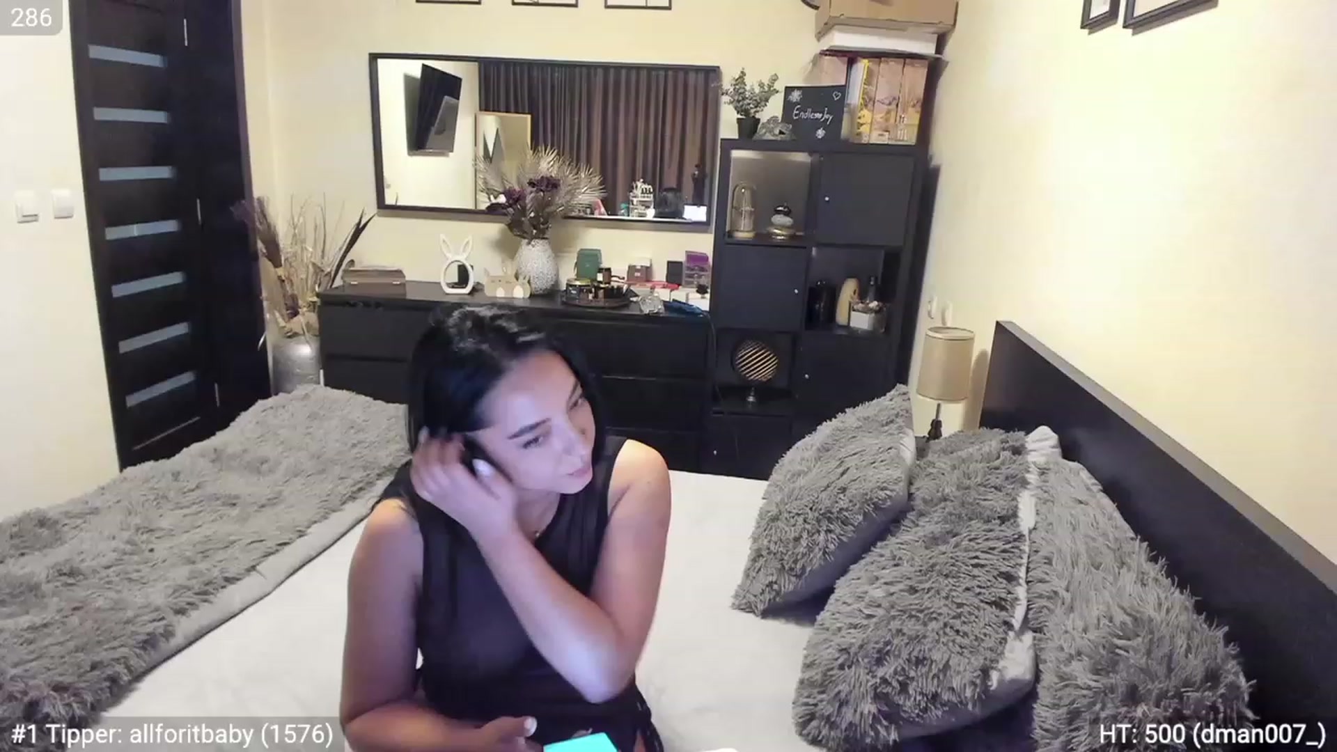 Gallery image thumbnail from EndlesssJoy's myfreecams stream on, 04/10/2023, 07:16 image 8 of 20