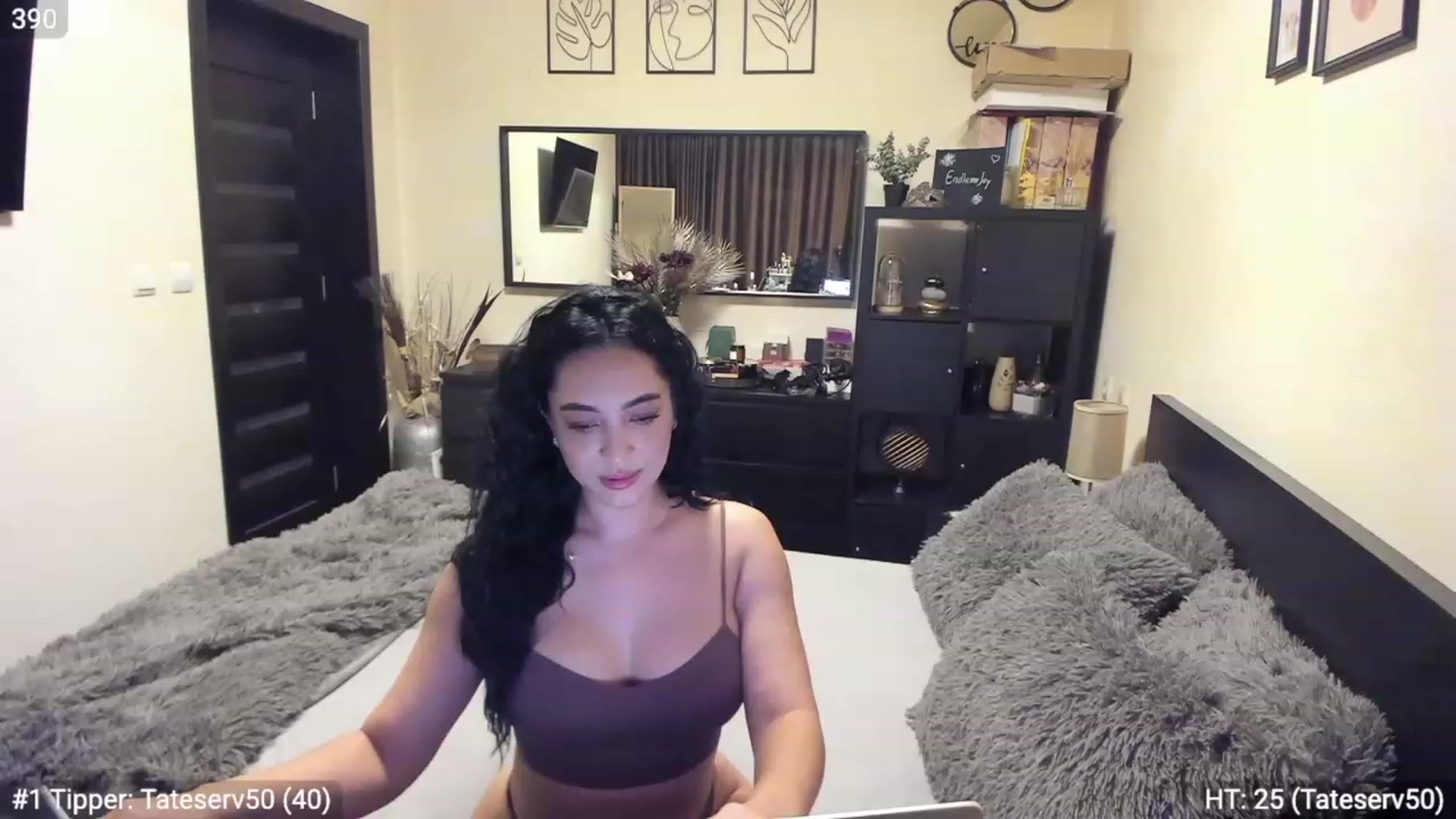 Gallery image thumbnail from EndlesssJoy's myfreecams stream on, 04/13/2023, 04:10 image 3 of 20