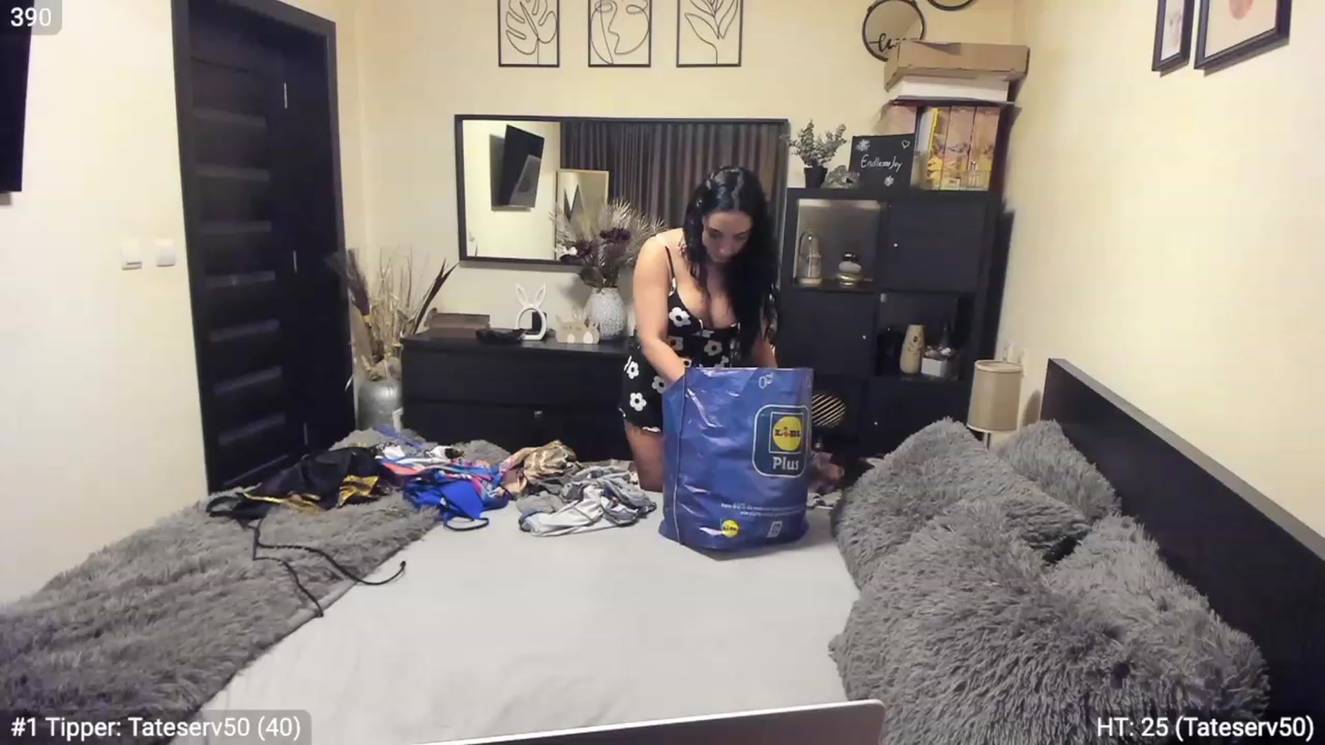 Gallery image thumbnail from EndlesssJoy's myfreecams stream on, 04/13/2023, 04:10 image 1 of 20