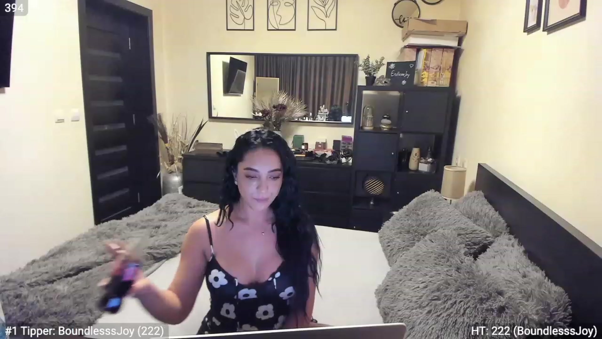 Gallery image thumbnail from EndlesssJoy's myfreecams stream on, 04/13/2023, 04:10 image 19 of 20