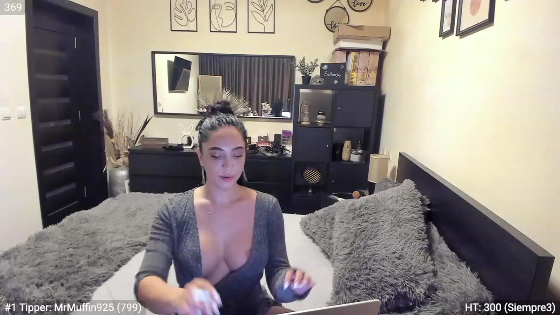 Gallery image thumbnail from EndlesssJoy's myfreecams stream on, 04/14/2023, 04:12 image 1 of 20
