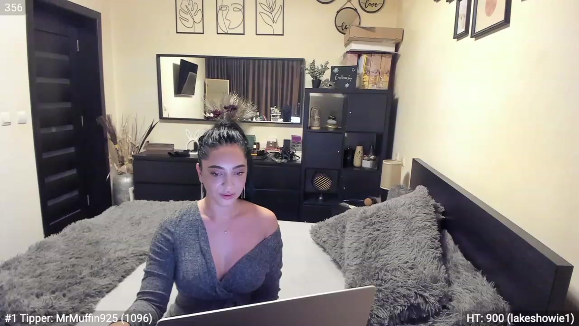 Gallery image thumbnail from EndlesssJoy's myfreecams stream on, 04/14/2023, 04:12 image 16 of 20
