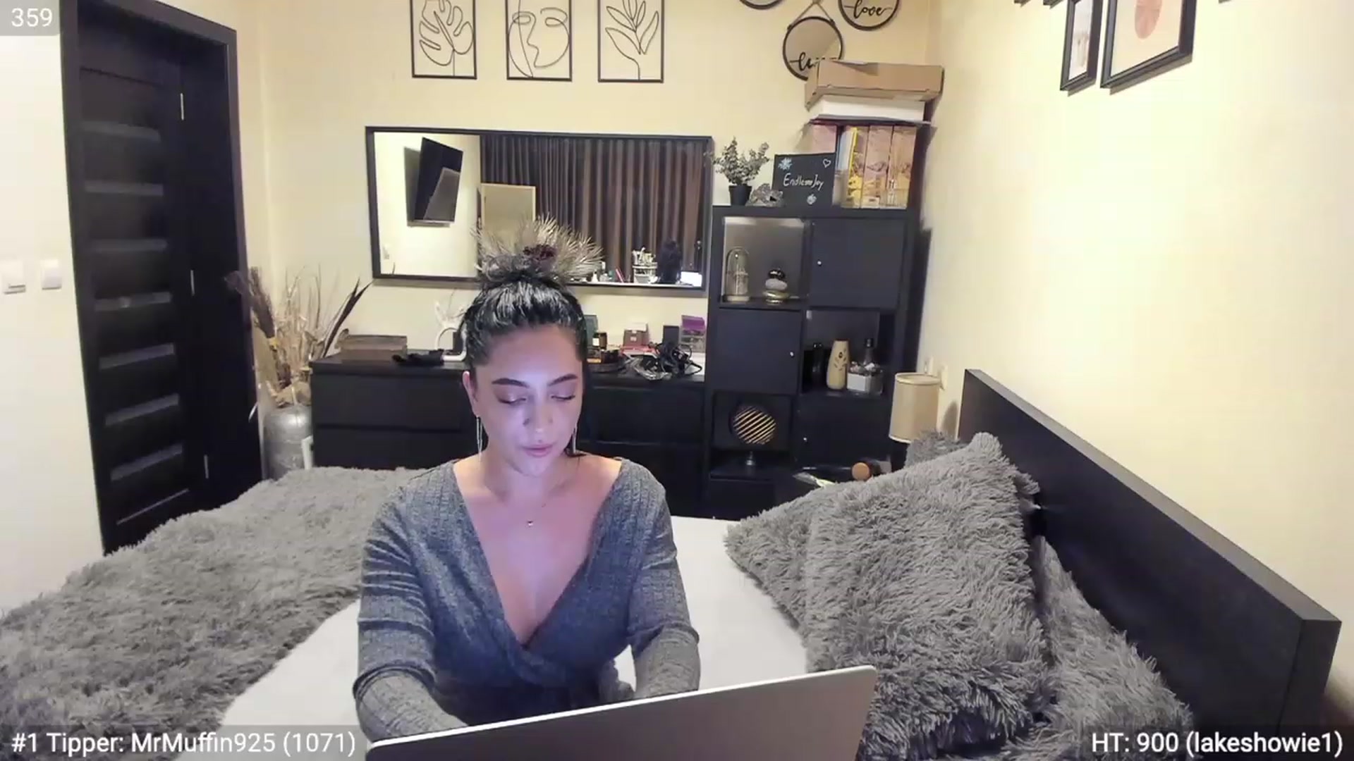 Gallery image thumbnail from EndlesssJoy's myfreecams stream on, 04/14/2023, 04:12 image 14 of 20