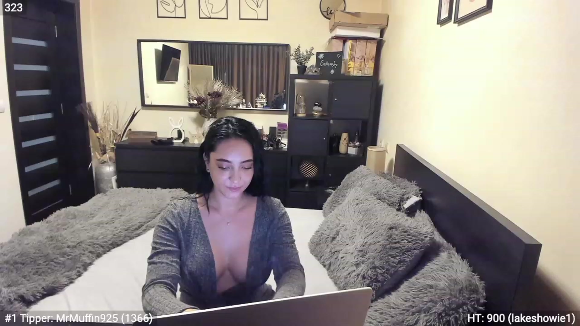 Gallery image thumbnail from EndlesssJoy's myfreecams stream on, 04/14/2023, 07:09 image 16 of 20