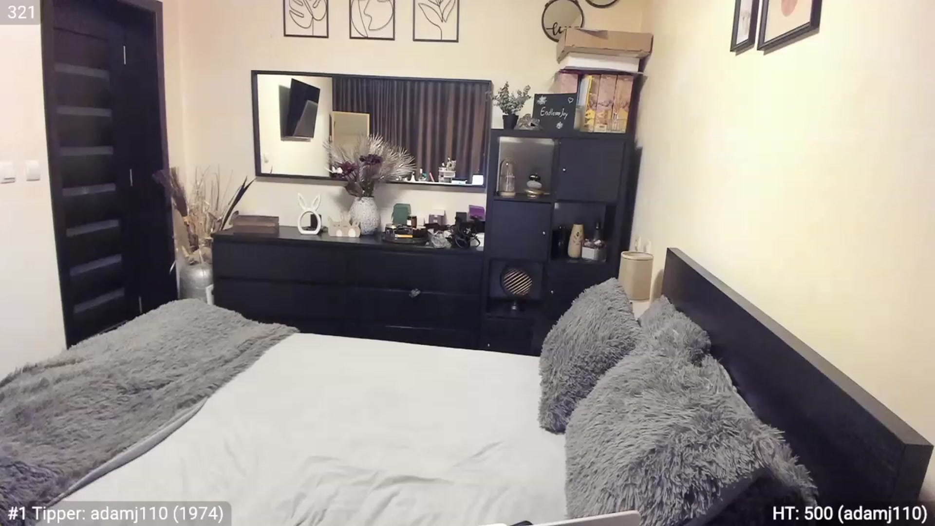 Gallery image thumbnail from EndlesssJoy's myfreecams stream on, 04/15/2023, 05:27 image 9 of 20