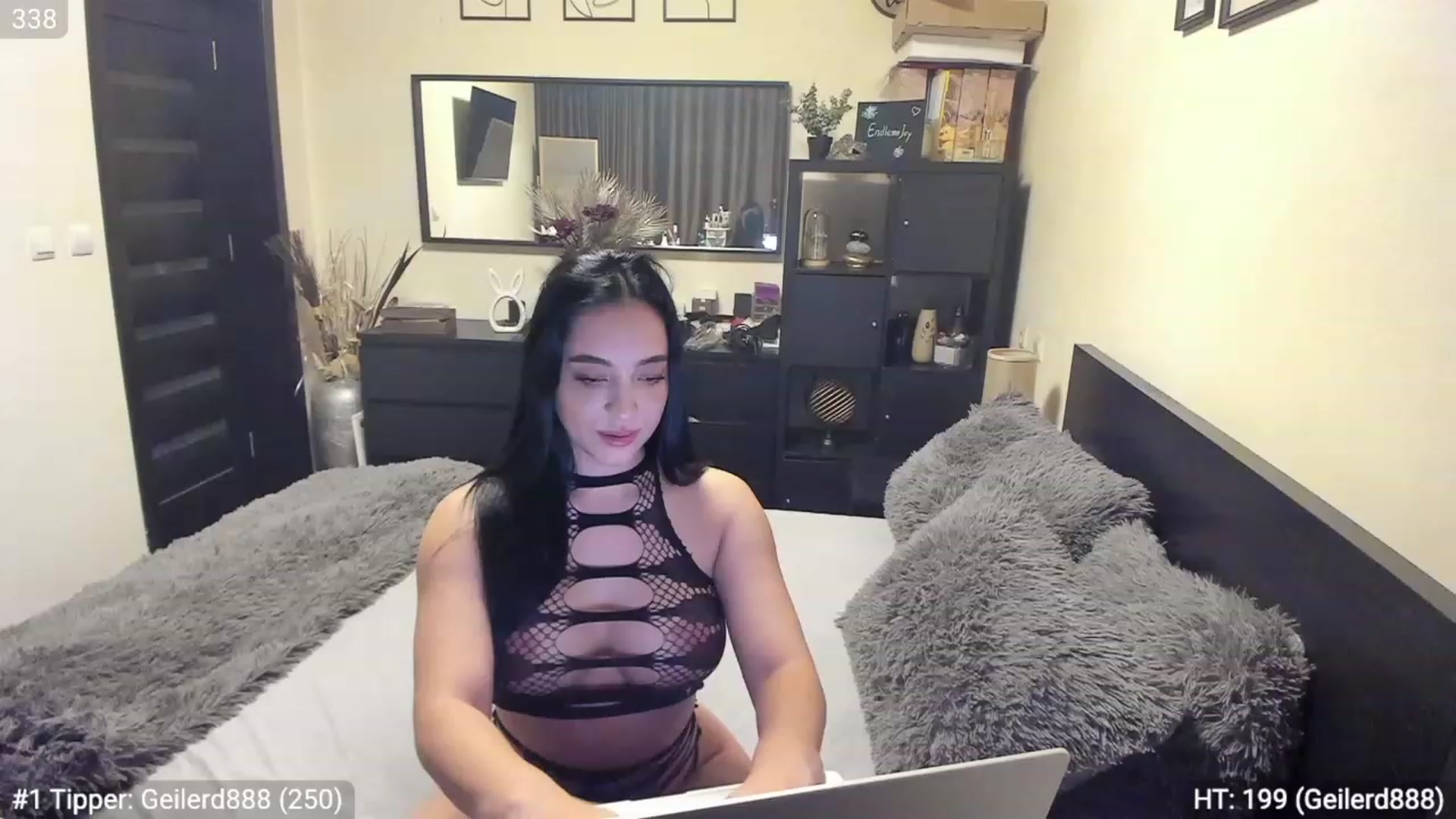 Gallery image thumbnail from EndlesssJoy's myfreecams stream on, 04/17/2023, 01:22 image 8 of 20