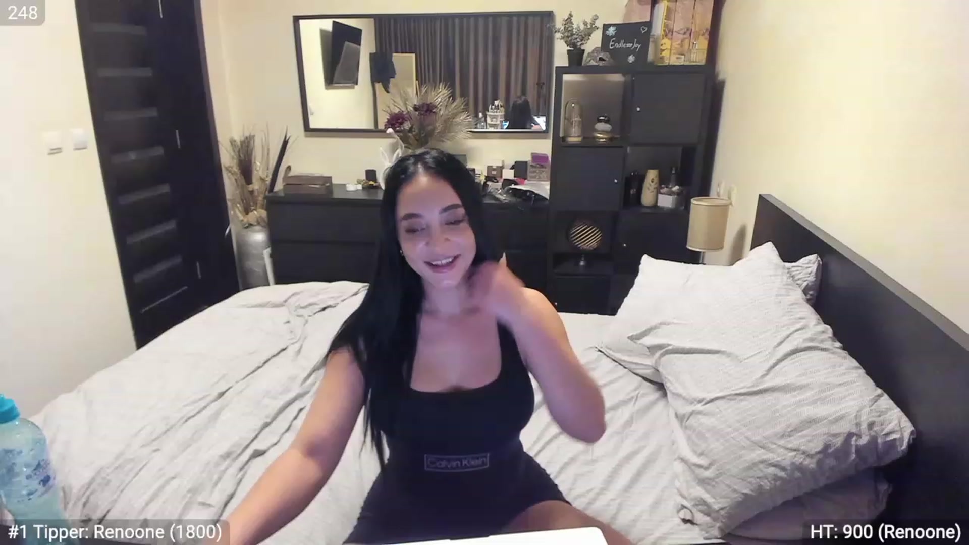 Gallery image thumbnail from EndlesssJoy's myfreecams stream on, 04/30/2023, 03:16 image 14 of 20
