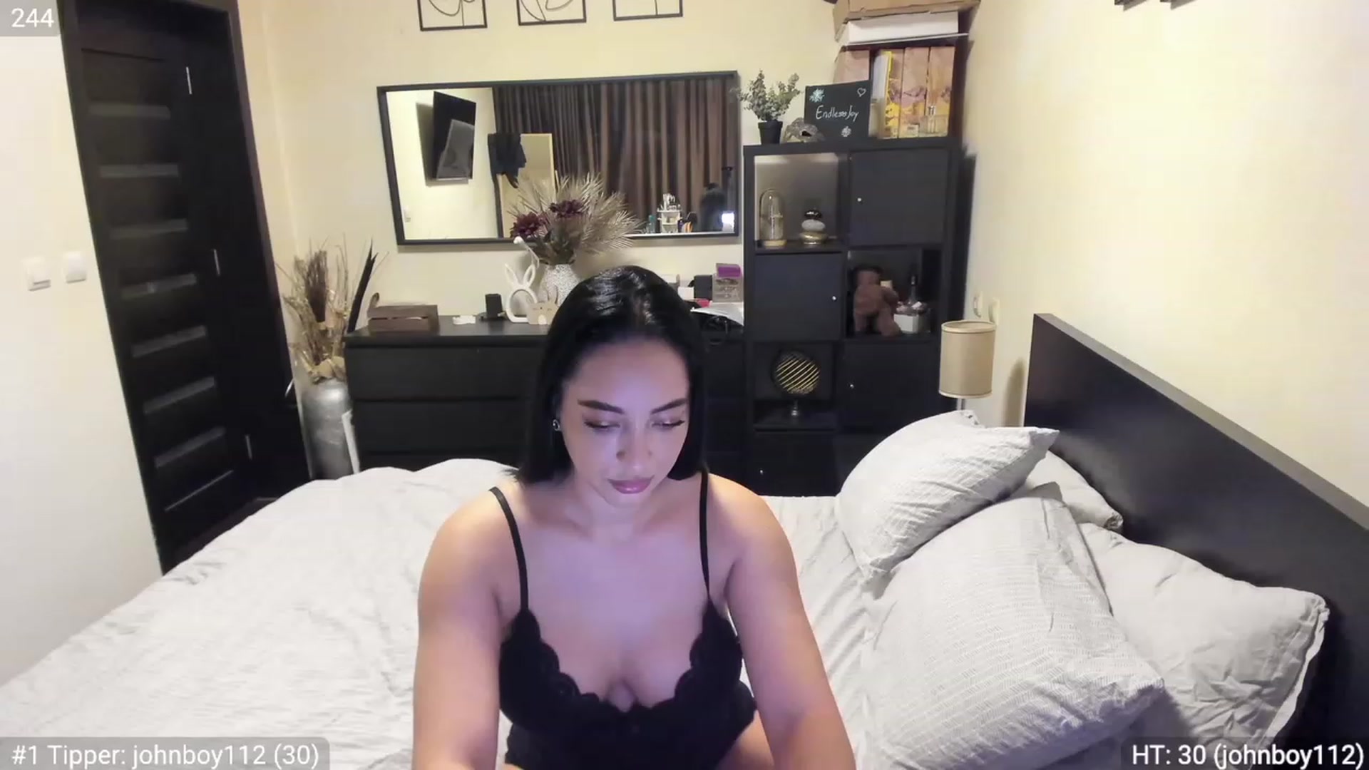Gallery image thumbnail from EndlesssJoy's myfreecams stream on, 05/01/2023, 02:35 image 1 of 20