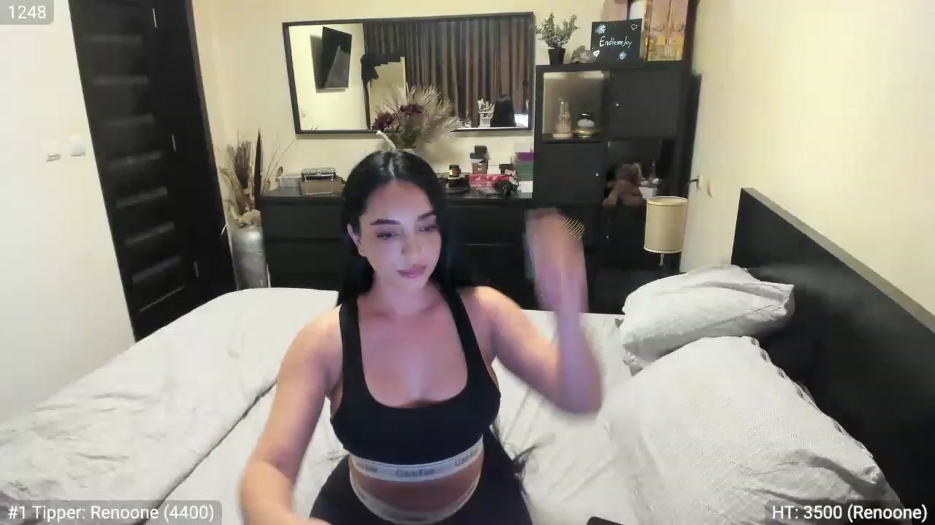 Gallery image thumbnail from EndlesssJoy's myfreecams stream on, 05/29/2023, 02:22 image 17 of 20