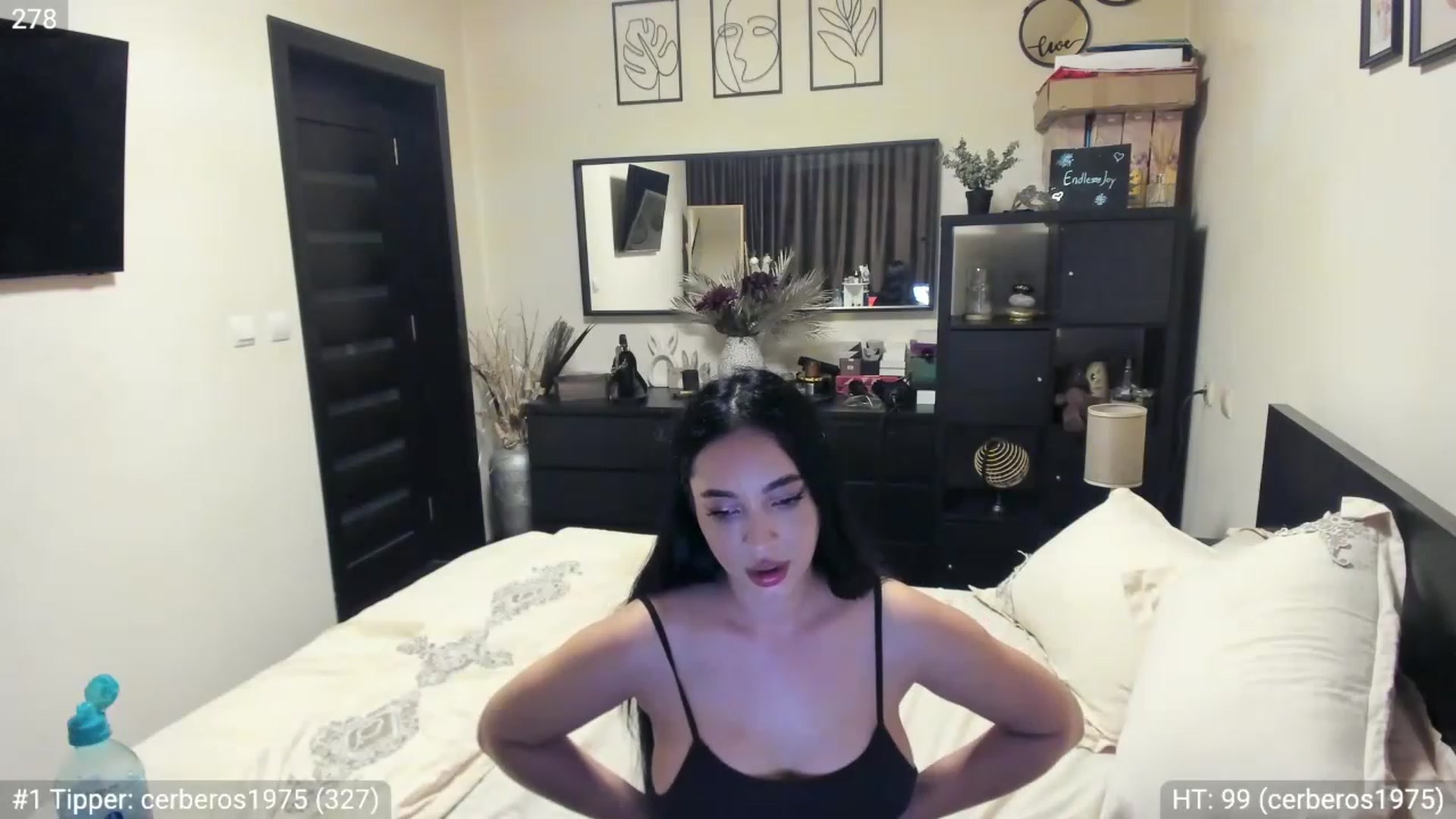 Gallery image thumbnail from EndlesssJoy's myfreecams stream on, 06/18/2023, 03:43 image 1 of 20