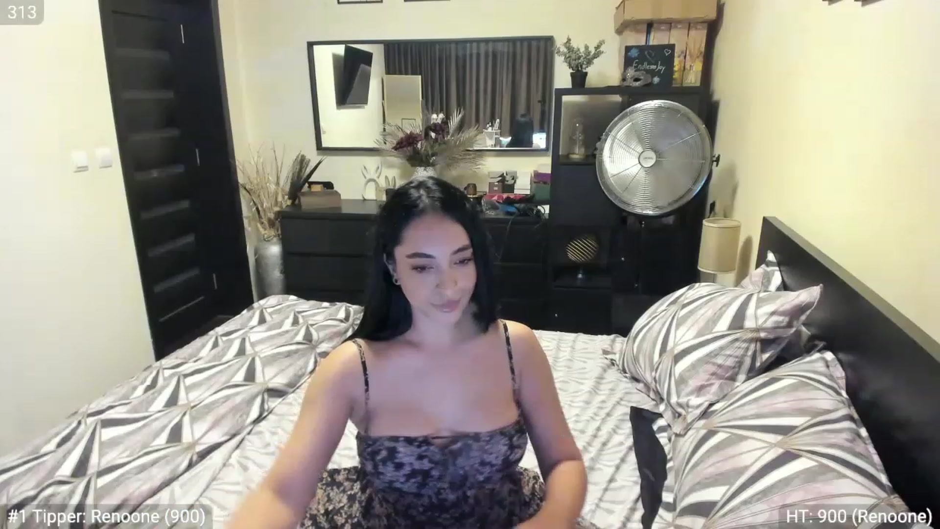 Gallery image thumbnail from EndlesssJoy's myfreecams stream on, 06/26/2023, 24:59 image 9 of 20