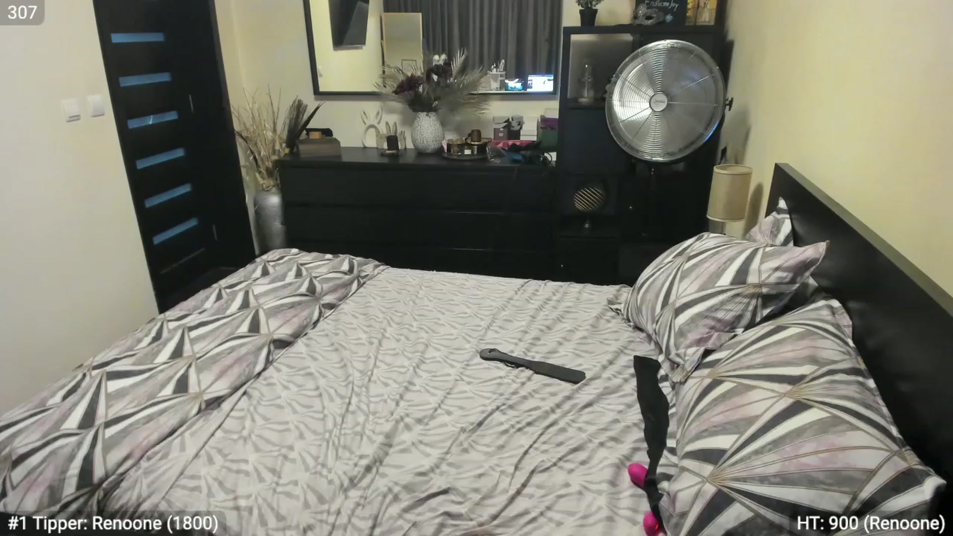 Gallery image thumbnail from EndlesssJoy's myfreecams stream on, 06/26/2023, 02:43 image 1 of 20