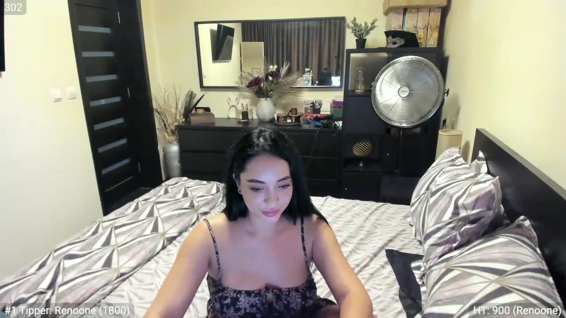 Gallery image thumbnail from EndlesssJoy's myfreecams stream on, 06/26/2023, 07:10 image 14 of 20