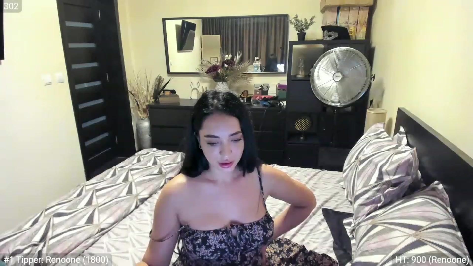 Gallery image thumbnail from EndlesssJoy's myfreecams stream on, 06/26/2023, 07:10 image 15 of 20