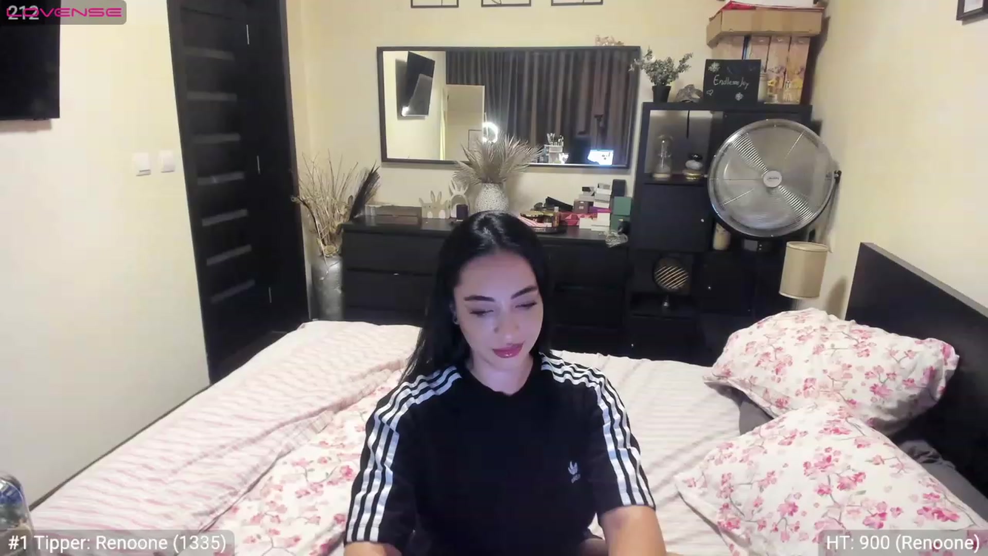 Gallery image thumbnail from EndlesssJoy's myfreecams stream on, 07/17/2023, 02:26 image 14 of 20