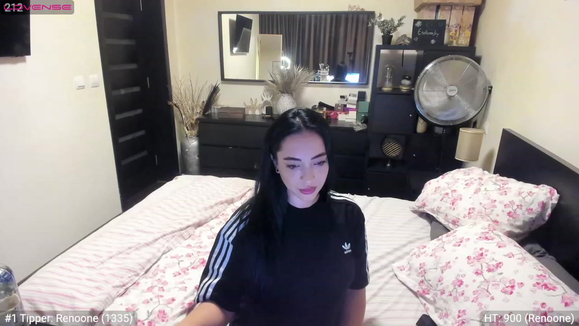 Gallery image thumbnail from EndlesssJoy's myfreecams stream on, 07/17/2023, 02:26 image 3 of 20