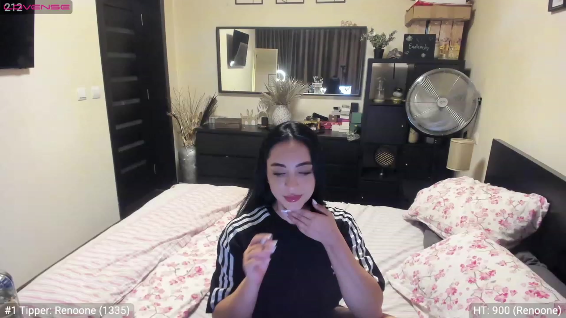 Gallery image thumbnail from EndlesssJoy's myfreecams stream on, 07/17/2023, 02:26 image 11 of 20