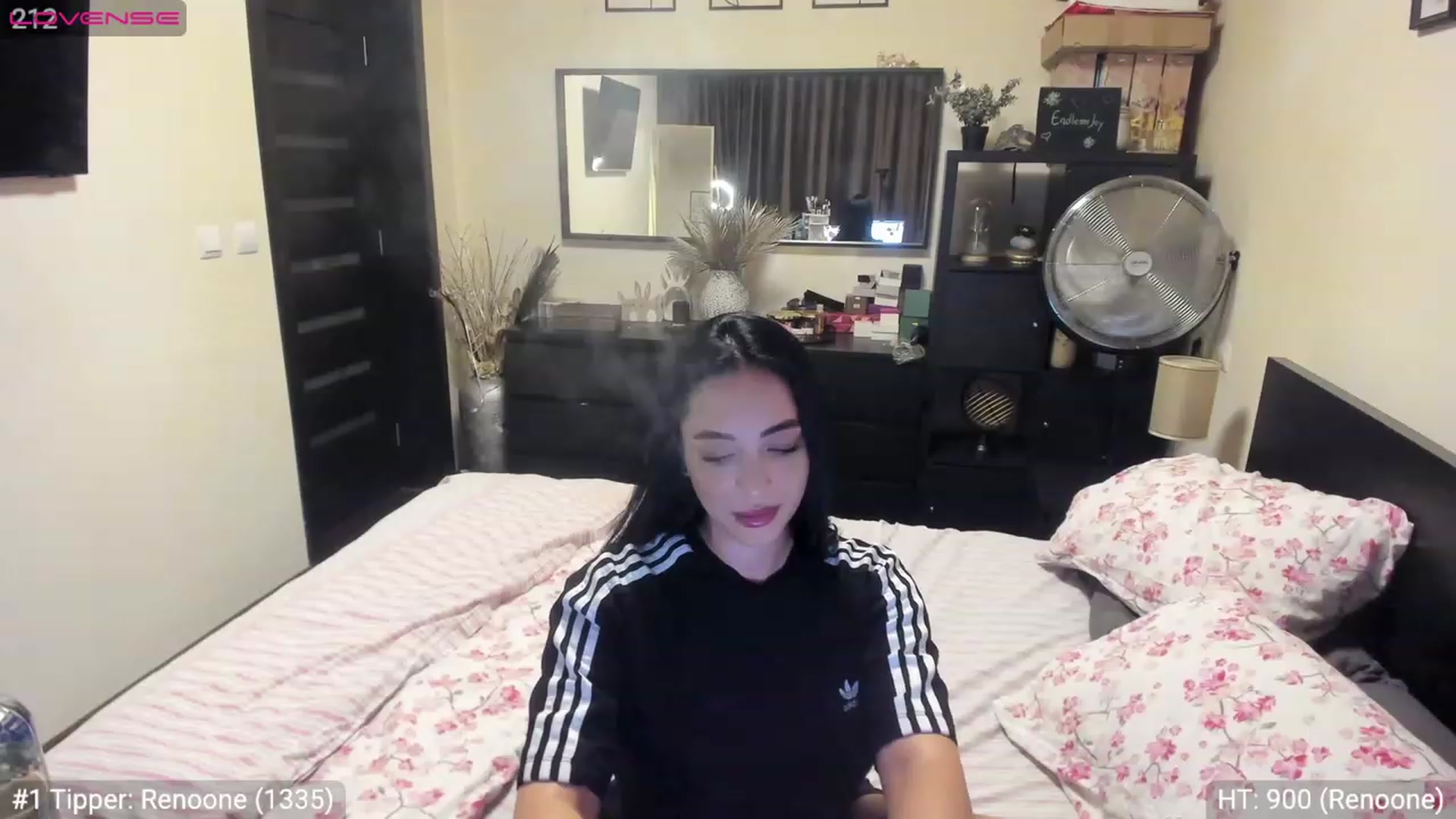 Gallery image thumbnail from EndlesssJoy's myfreecams stream on, 07/17/2023, 02:26 image 18 of 20