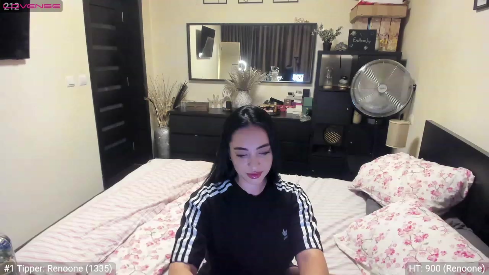 Gallery image thumbnail from EndlesssJoy's myfreecams stream on, 07/17/2023, 02:26 image 15 of 20