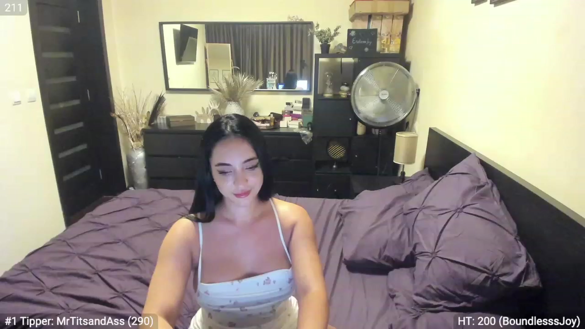 Gallery image thumbnail from EndlesssJoy's myfreecams stream on, 07/20/2023, 04:35 image 11 of 20